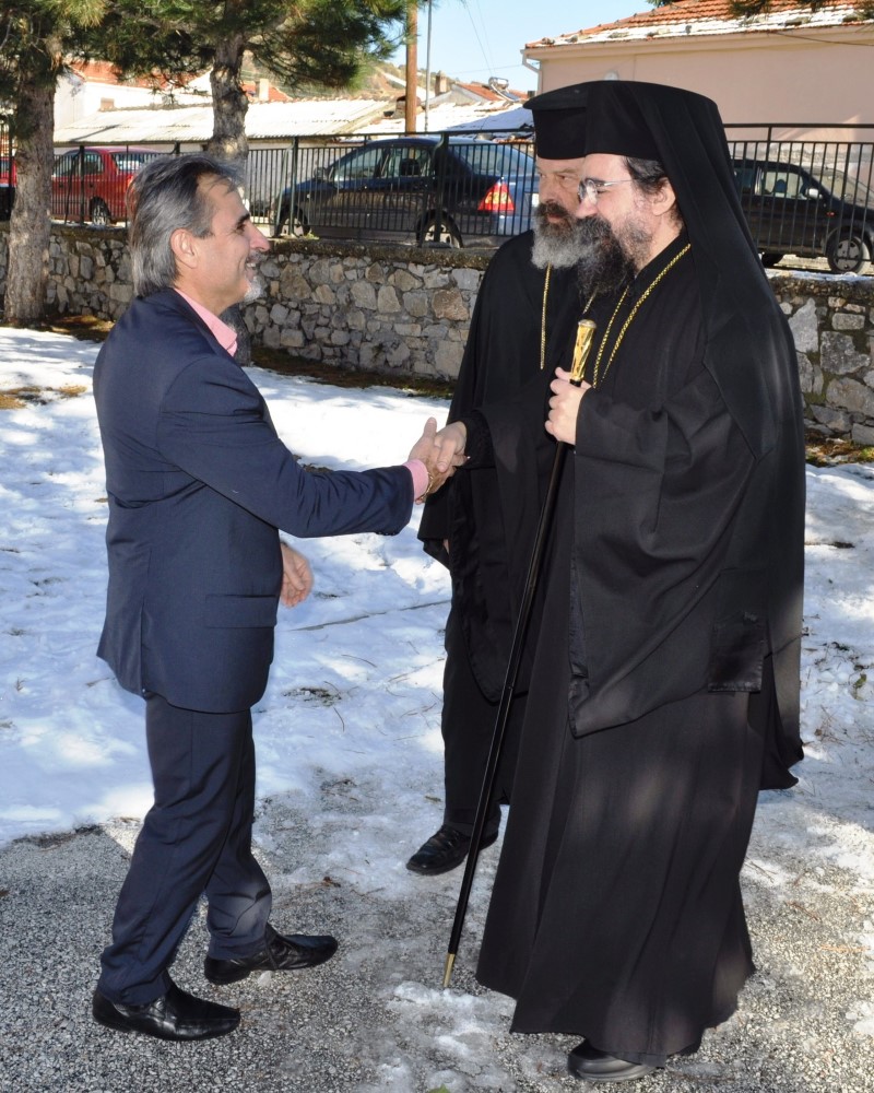 επισκεψη του Σεβασμιοτατου Μητροπολίτη Καστορίας στο Δημοτικό Σχολείο Αετού (3) (custom)