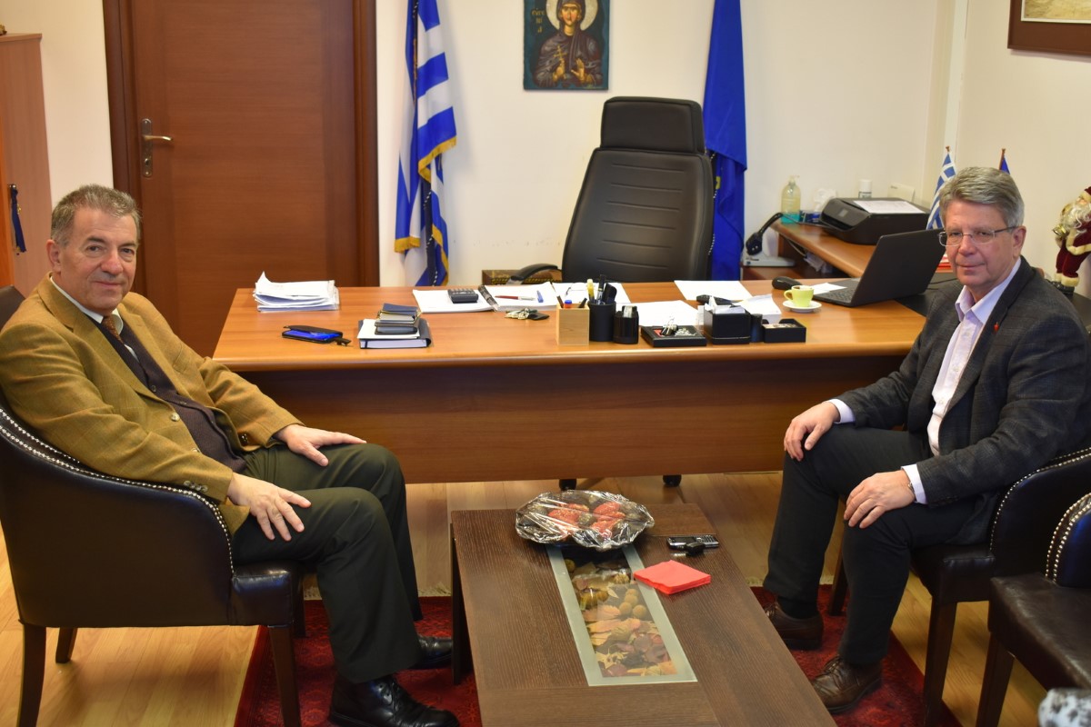 Oι επισκέψεις του Αντιπεριφερειάρχη Φλώρινας  Σωτήρη Βόσδου στο Αμύνταιο ενόψει των εορτών των Χριστουγέννων (2) (custom)