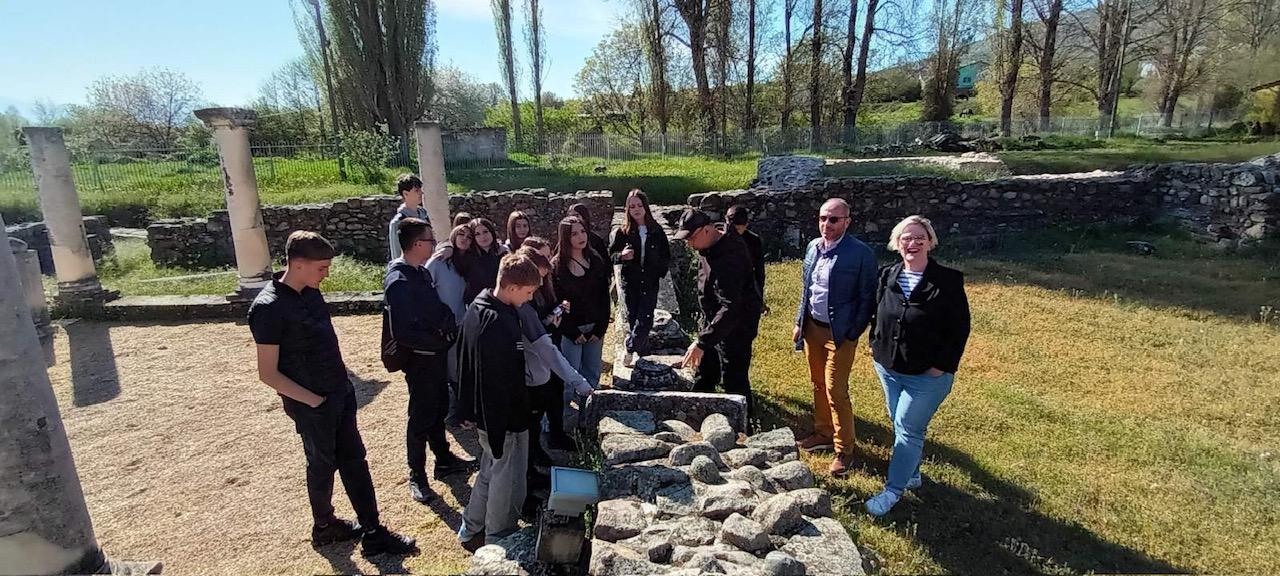 Gymnasio Meliths Sto Monasthri (1)