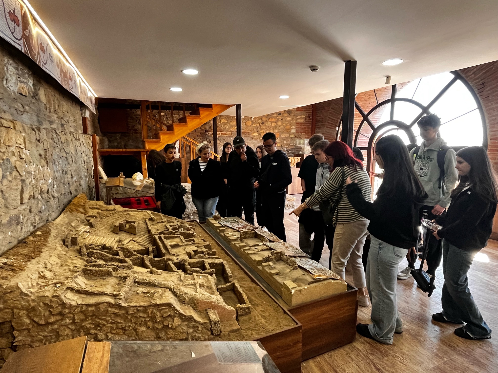 Gymnasio Meliths Sto Monasthri (2)
