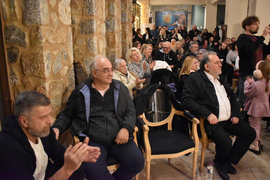 Epixeiroyme Mazi Ueofilos Diafonidis (2)