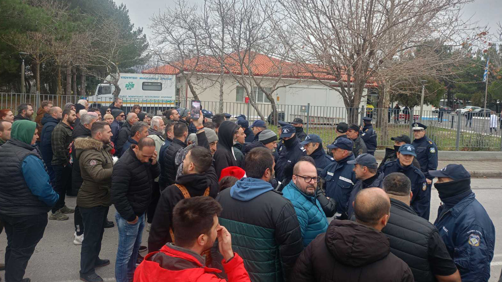 Mploko Filota Sto Ky Amyntaiou 122025 (1)
